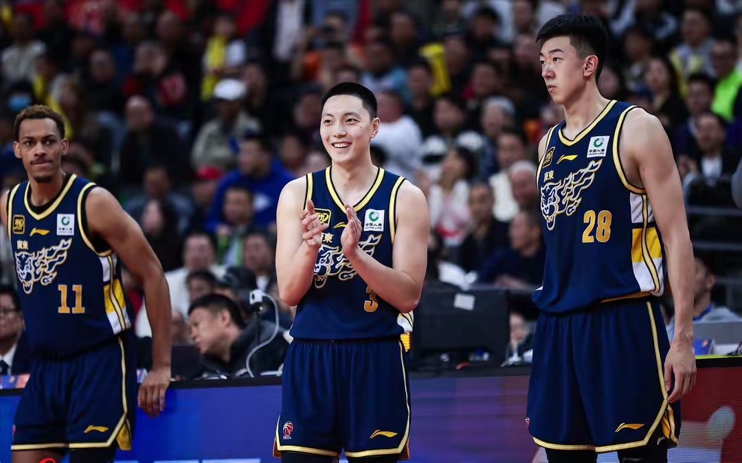 英雄联盟游戏官网-关于这也行？密尔沃基雄鹿围绕CBA常规赛调整名单风云突变浙江队赛前内部沟通，罗马清晨外线爆发的信息