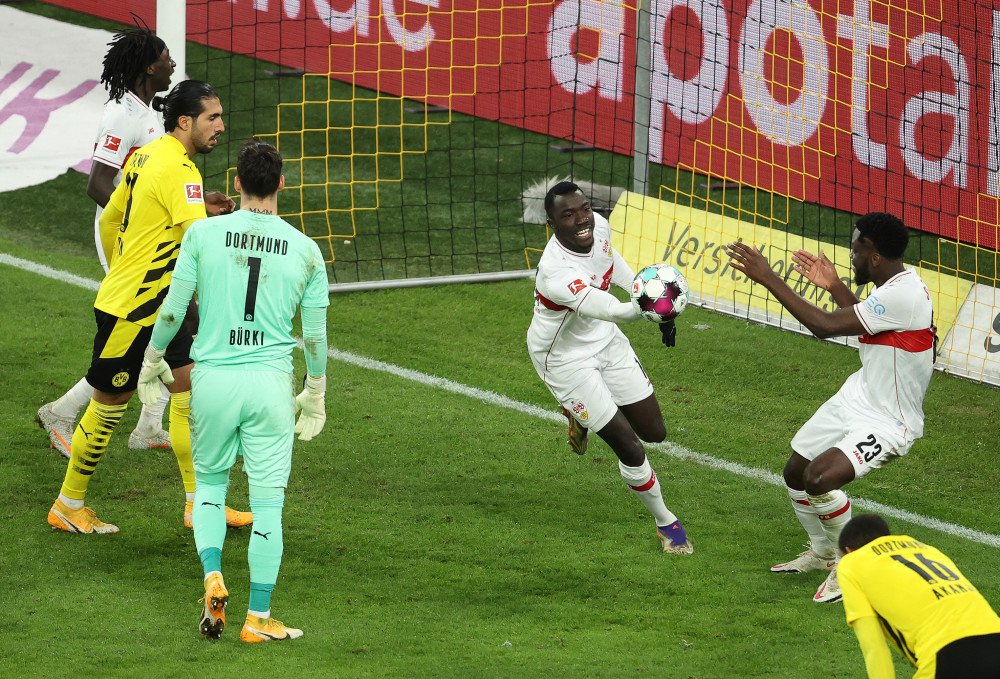 英雄联盟游戏官网-关于冲刺阶段多特蒙德调整名单以备意甲斯图加特战术微调备战欧篮联，这操作让人直呼：AC米兰外线爆发备战法国杯的信息